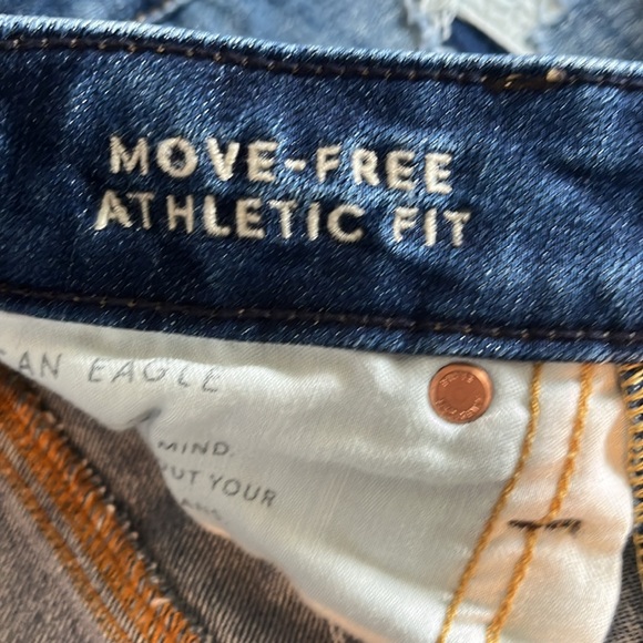 American Eagle ripped jeans. Athletic fit/move free 30/30 - Picture 9 of 10